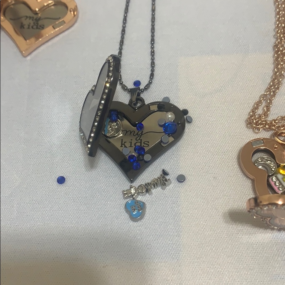 Floating Necklace - Picture 13 of 16